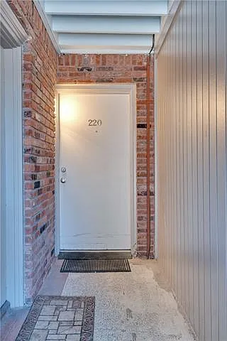3201 Saint Charles Ave #220 — Photo 6