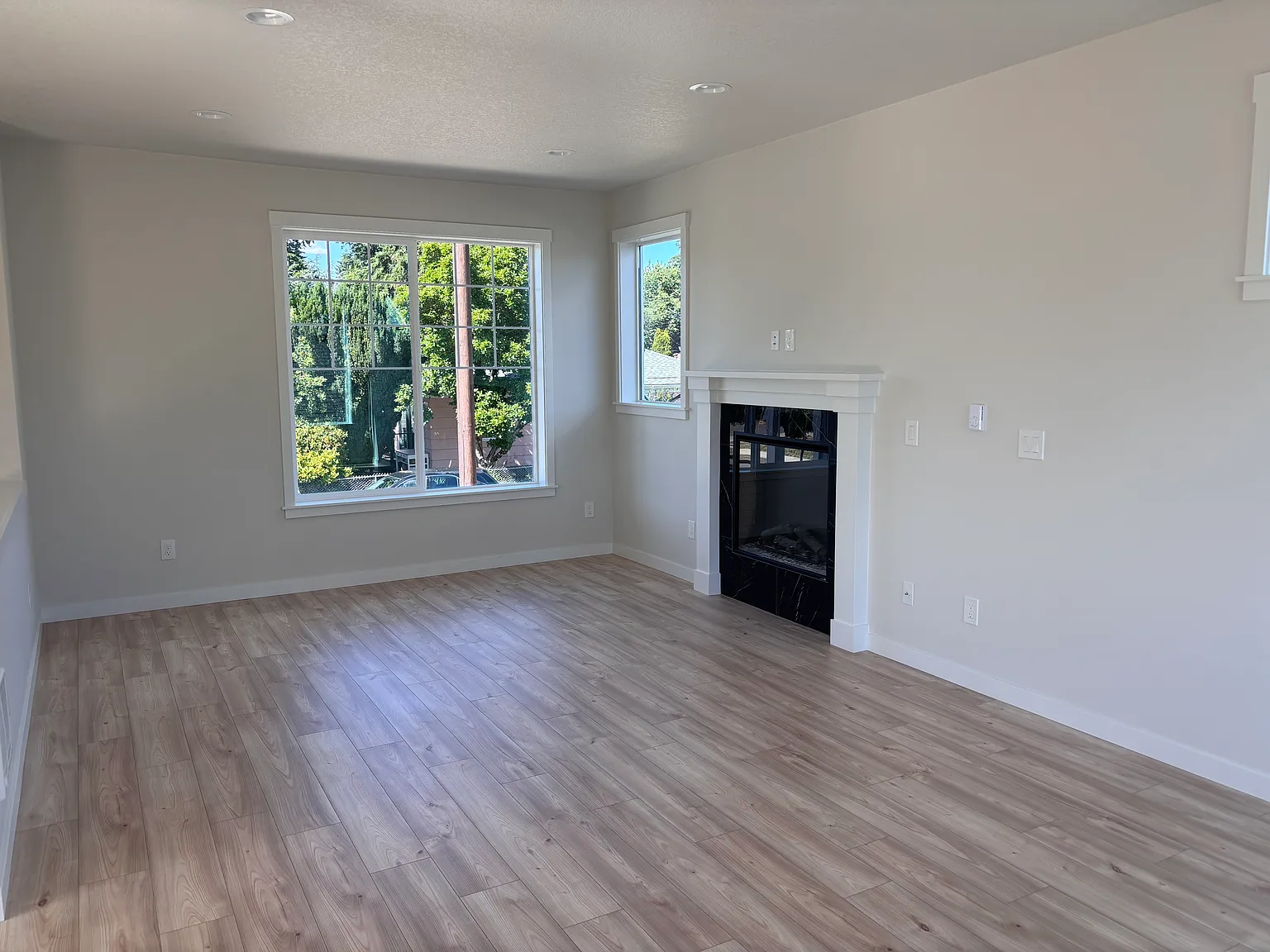3 bed, 1360 sqft, $2,800 — Photo 4