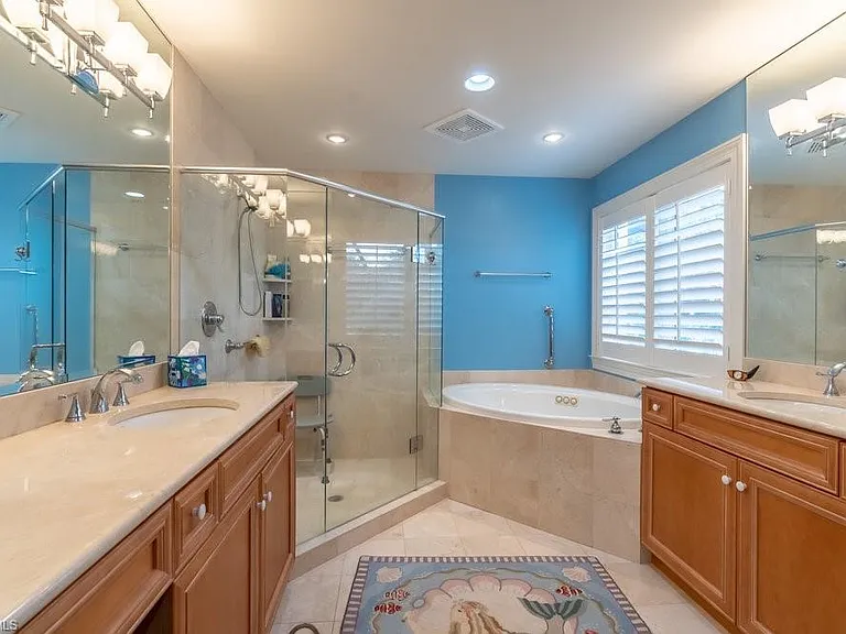300 3rd Ave S #3 — Photo 15