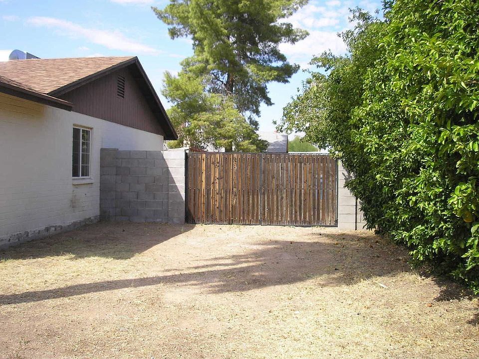 2nd image of 1110 W Renee Dr