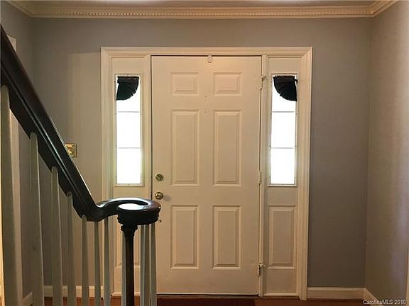 2nd image of 3122 Tanglewood Dr