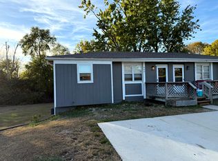 609 N Parker Ter, Olathe, KS 66061