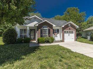 211 Williamsburg Dr, White House, TN 37188