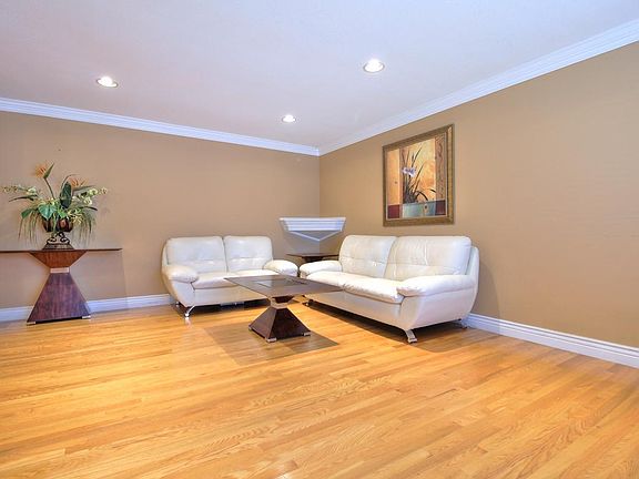 5th image of 2450 Glen Duff Way