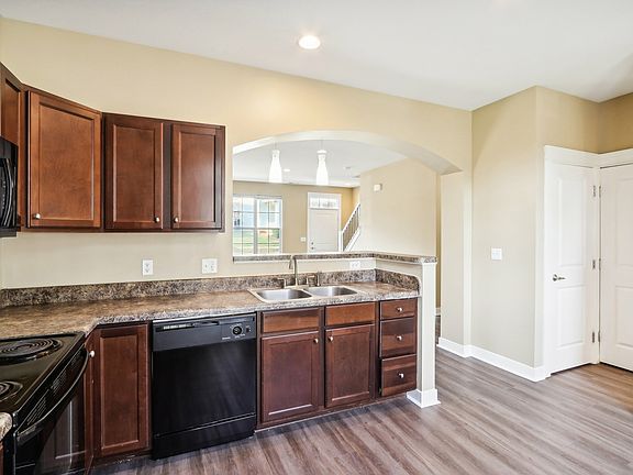 4th image of 2652 E Cathcart St #1645-4