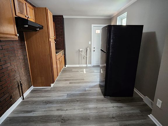 4th image of 414 N Harrison St