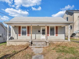 228 E Beech St, Covington, VA 24426