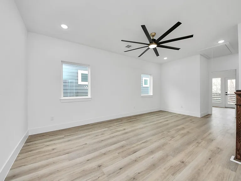 3524 Rebecca St — Photo 20