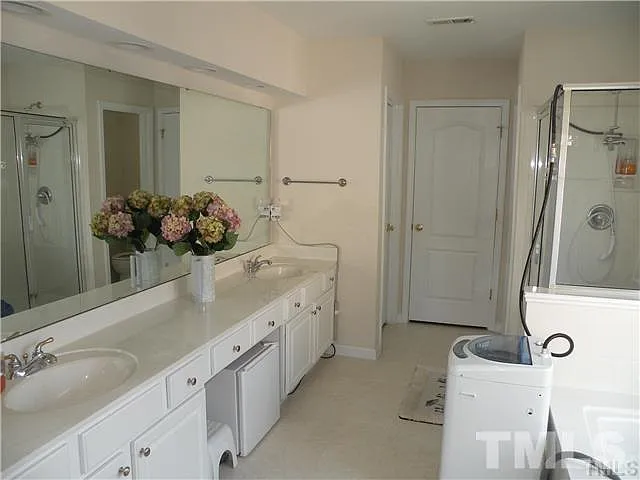 5413 Glorietta Cir — Photo 13