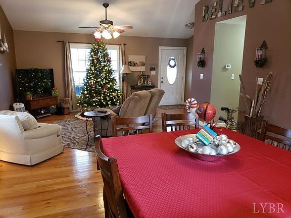 5th image of 209 Stratford Pl