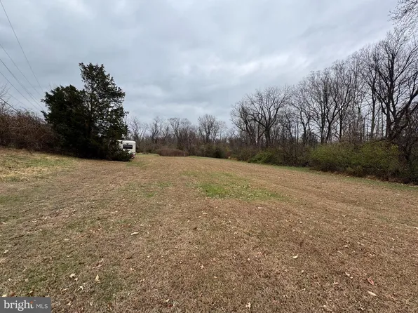 131 N Main St, Douglassville, PA 19518