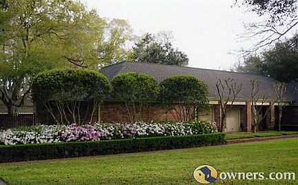 Landscaped Front Yard with Great Curb Appeal