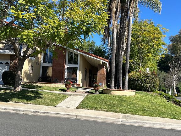 2nd image of 27052 La Paja Ln