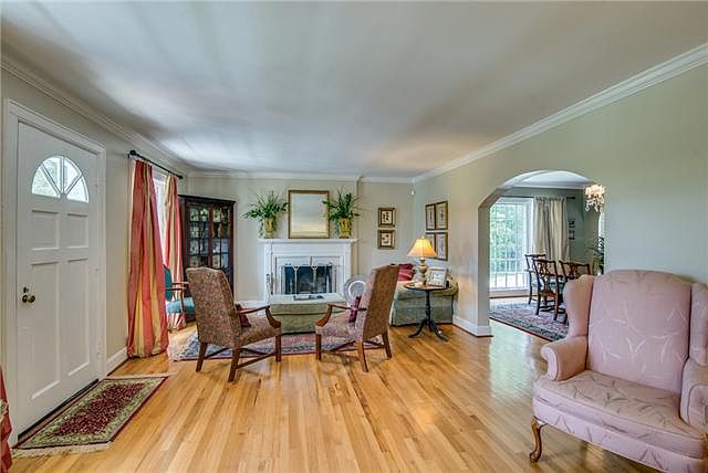 2nd image of 6107 Hillsboro Pike