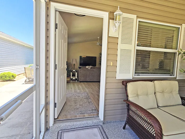 3411 Alwyne Ave — Photo 5