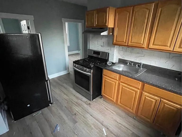 9 39th St #2C — Photo 1