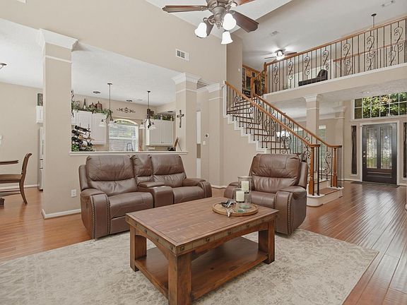 5th image of 163 Bristol Bend Cir