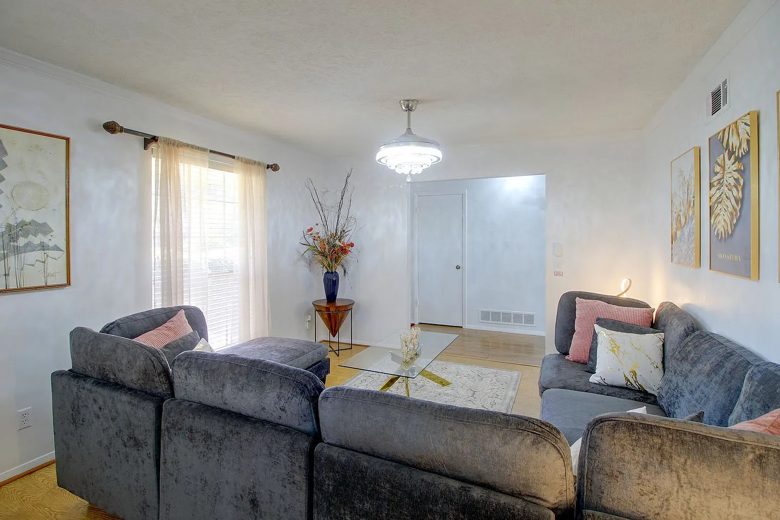 3 bed, 2.0 bath, 1819 sqft, $3,612 — Photo 3