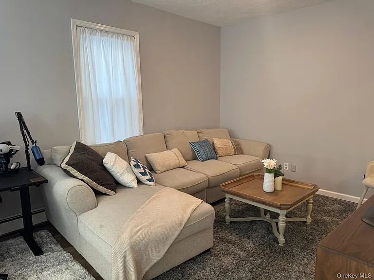 172 Main St #1 — Photo 1