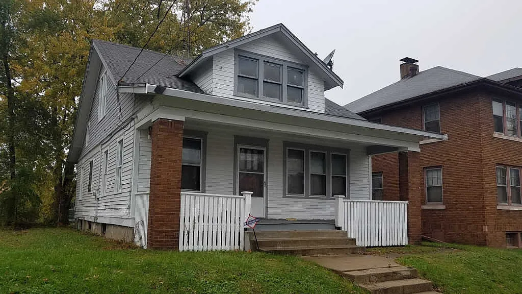 1707 N Peoria Ave photo 1
