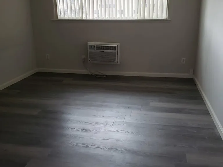 5150 Woodman Ave. — Photo 6