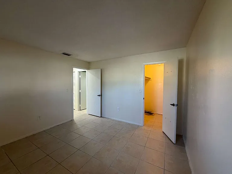 2619 Magdalina Dr #1A — Photo 15