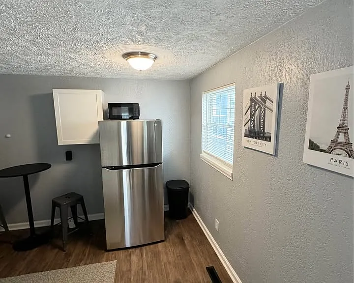 32 W Welch Ave #A — Photo 3