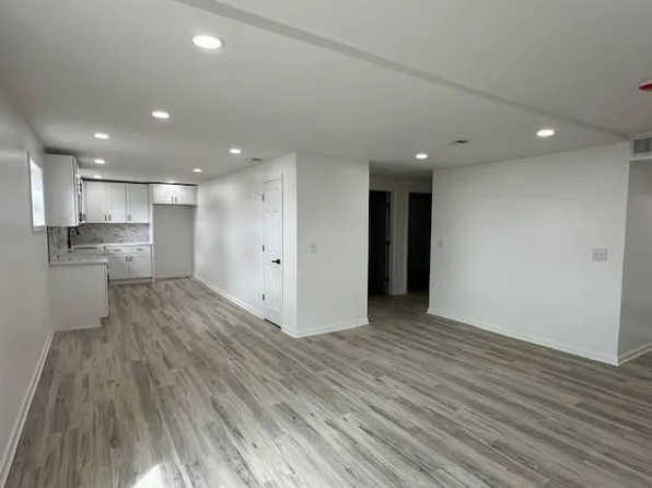 1800 E Blue Ridge Blvd, Kansas City, MO 64146