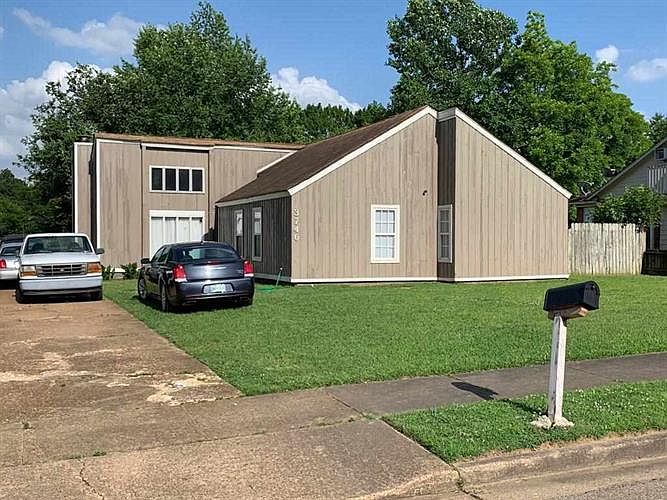 2nd image of 3746 Clarke Rd