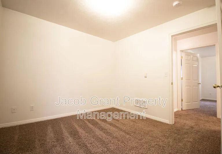 3560 Deloy Dr #3 — Photo 6