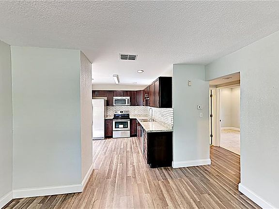3rd image of 612 53rd Ave S