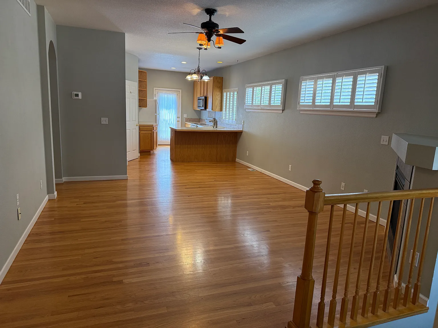 3 bed, 2.5 bath, 2076 sqft, $2,500 — Photo 2