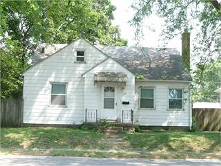 1727 Franklin St — Photo 1