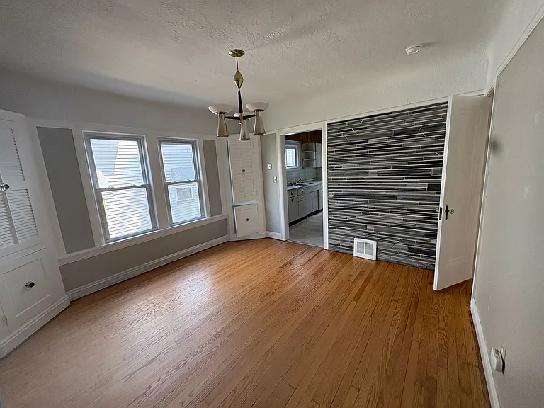 2507 Brookview Blvd — Photo 3