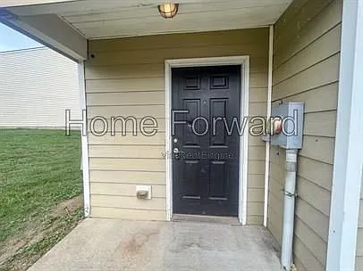 3 bed, 2.5 bath, 1616 sqft, $1,575 — Photo 2