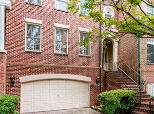 2051 Mayfair McLean Ct, Falls Church, VA 22043