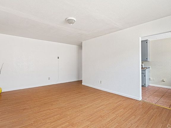 4th image of 3070 Vineland Ave APT 10