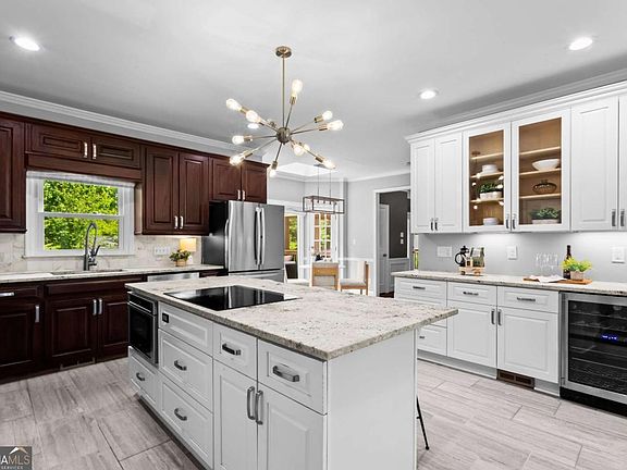 4th image of 8325 Riverbirch Dr