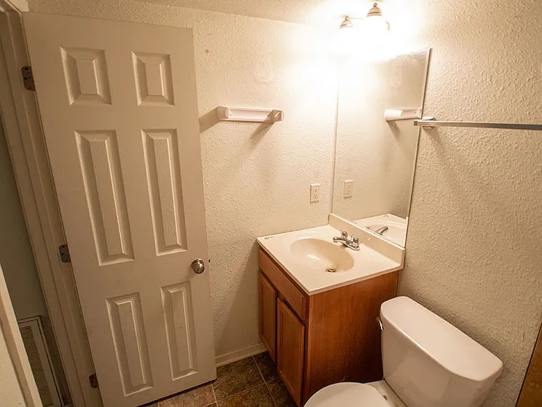1013 W Ash St — Photo 25