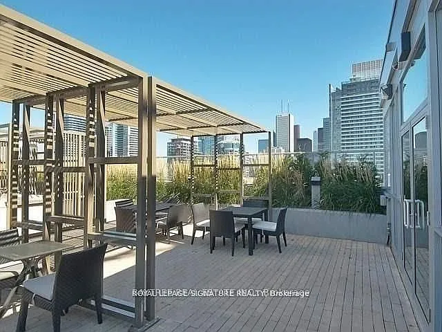 352 Front St W #622 — Photo 17