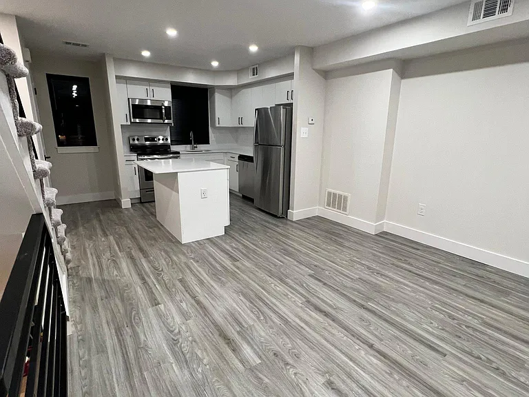 501 N Orange St #C2 — Photo 1
