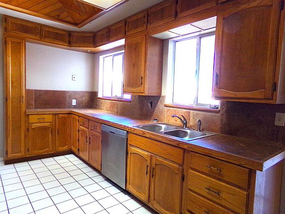4th image of 1322 McKinley Ave