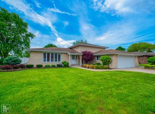 9049 140th St, Orland Park, IL 60462