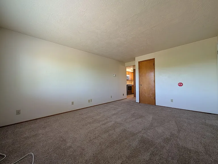 Silver Lace Apartments — Photo 4