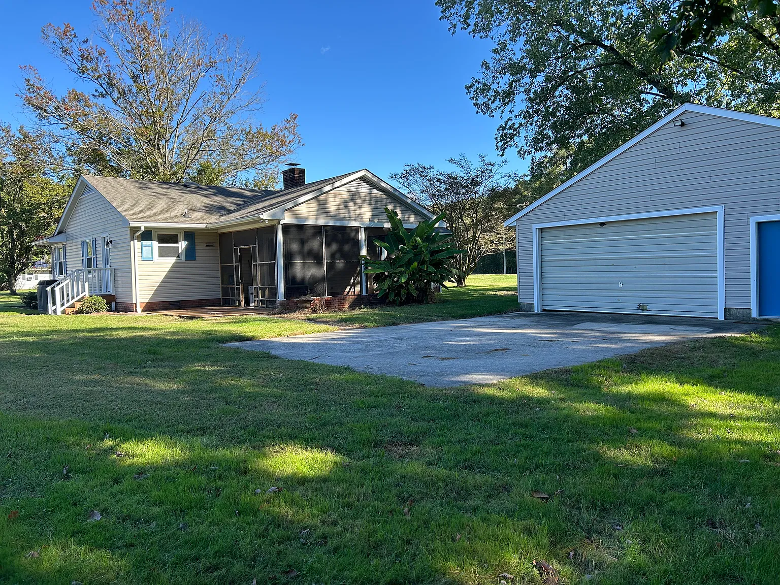3 bed, 1584 sqft, $1,900 — Photo 2
