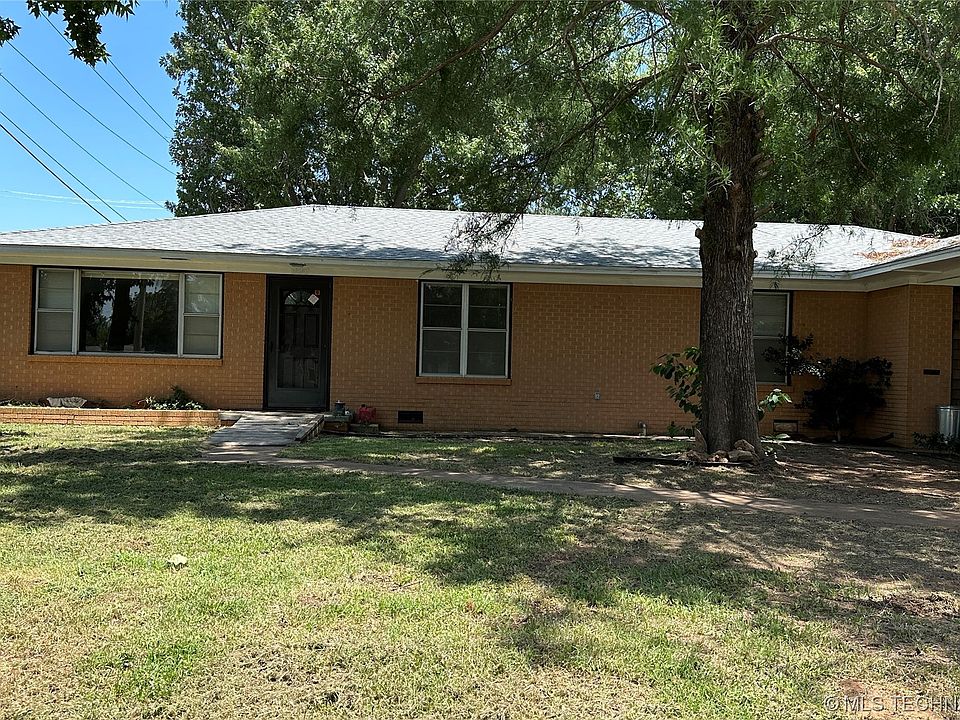 823 N Pine St, Waurika, OK 73573 MLS 2328443 Zillow