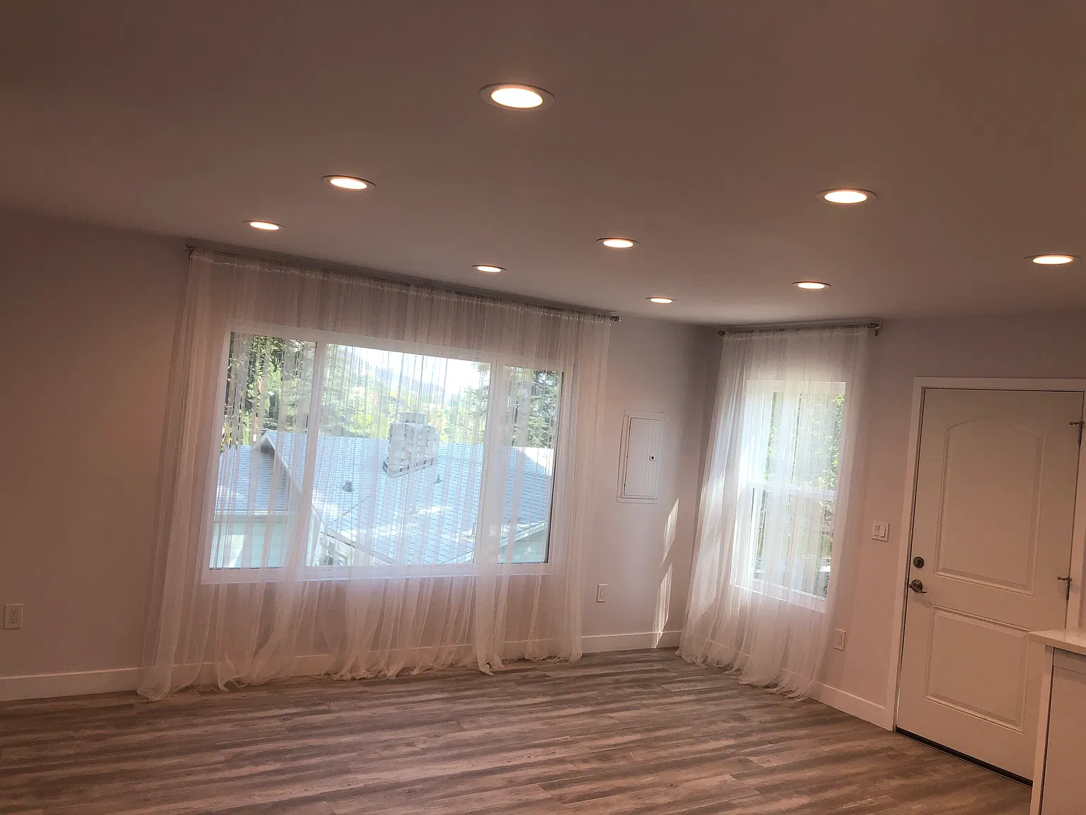 2 bed, 745 sqft, $2,800 — Photo 4