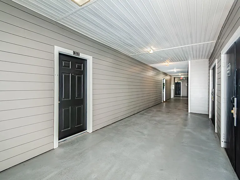 800 S Dakota Ave — Photo 6
