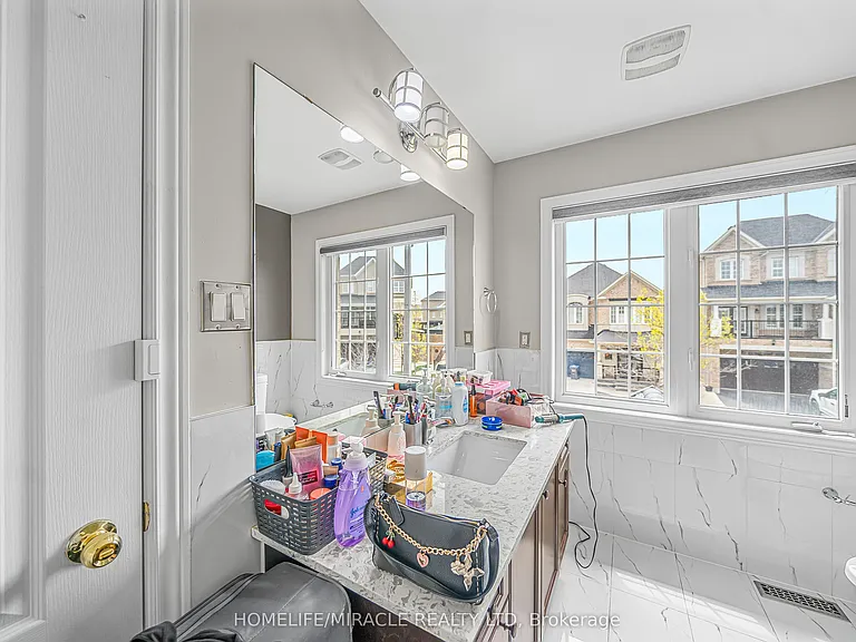 9 Berryfield Way — Photo 29