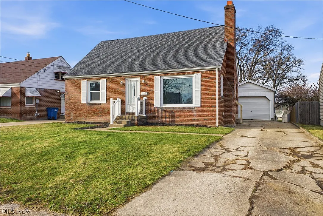 227 E Wilson St photo 1